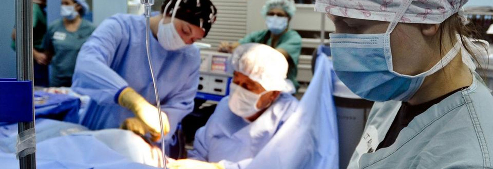 Medical doctors in surgery