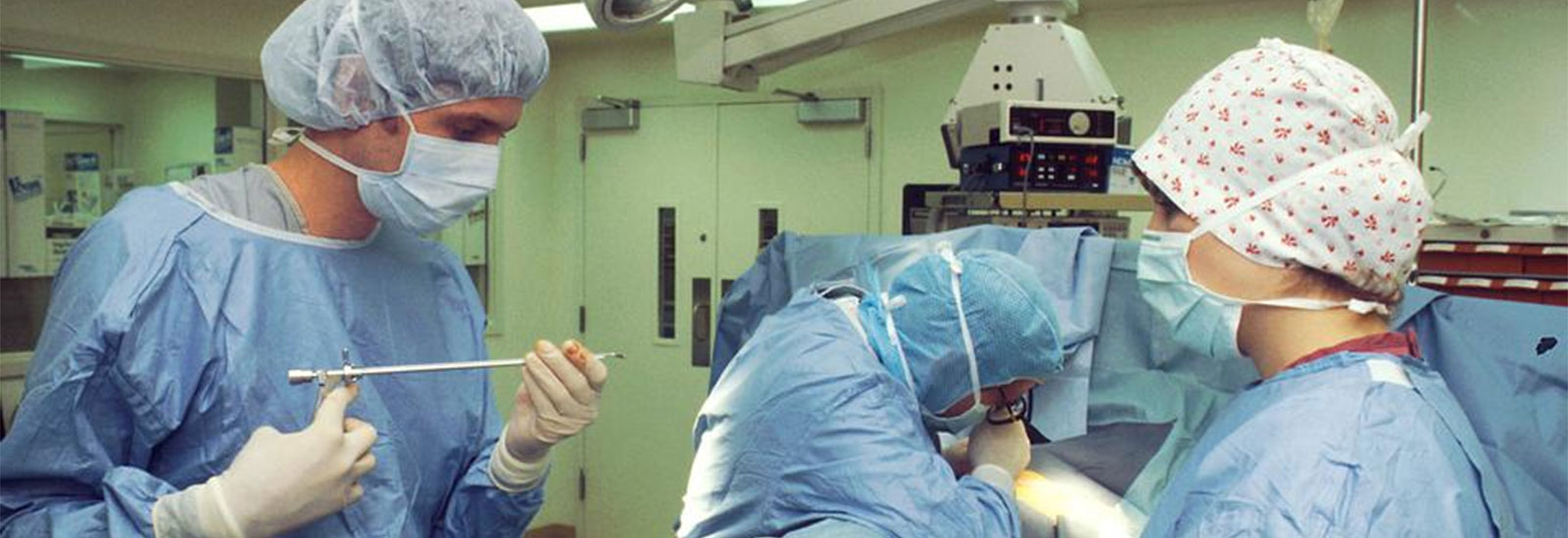 Non-traumatic endoscopic spine surgery in progress